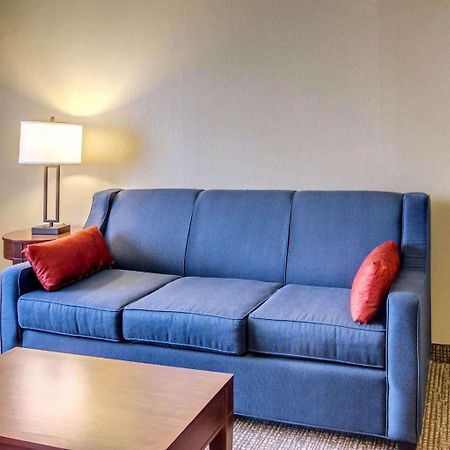 Comfort Inn & Suites Grafton-Cedarburg Exteriör bild