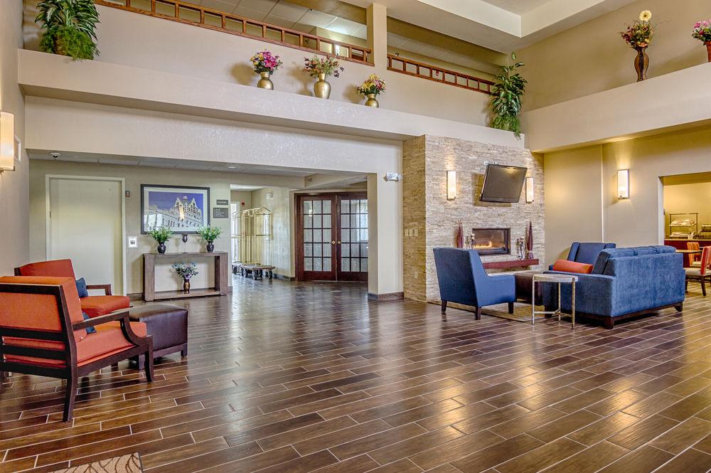 Comfort Inn & Suites Grafton-Cedarburg Exteriör bild